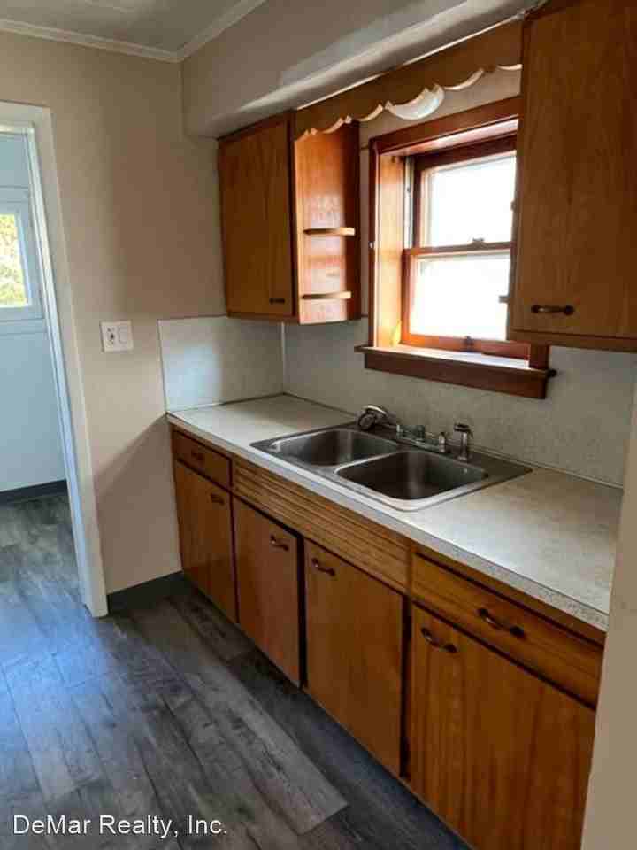 1716 Olson Ave - Photo 2 of 7