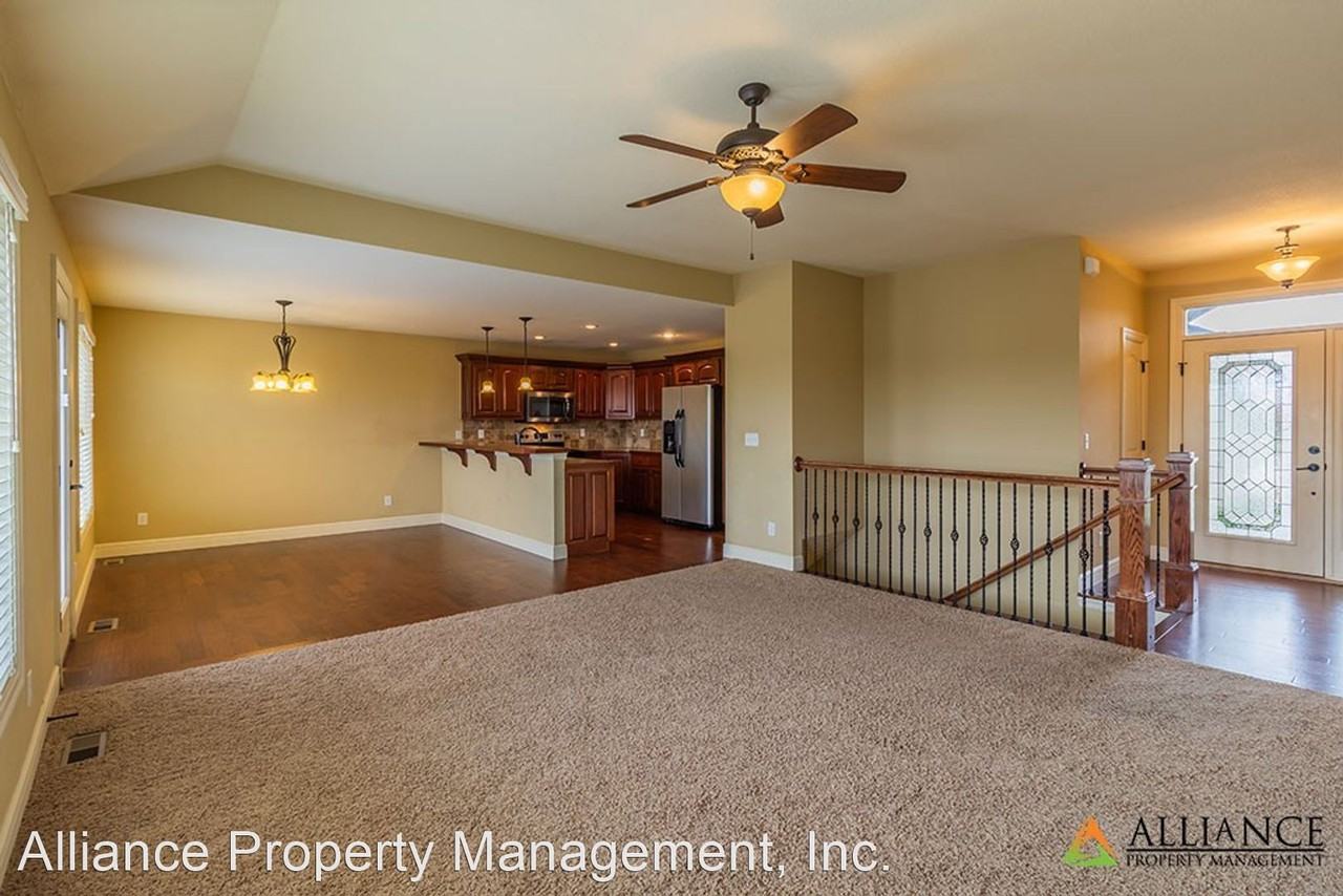 1005 Laussac Dr - Photo 3 of 40