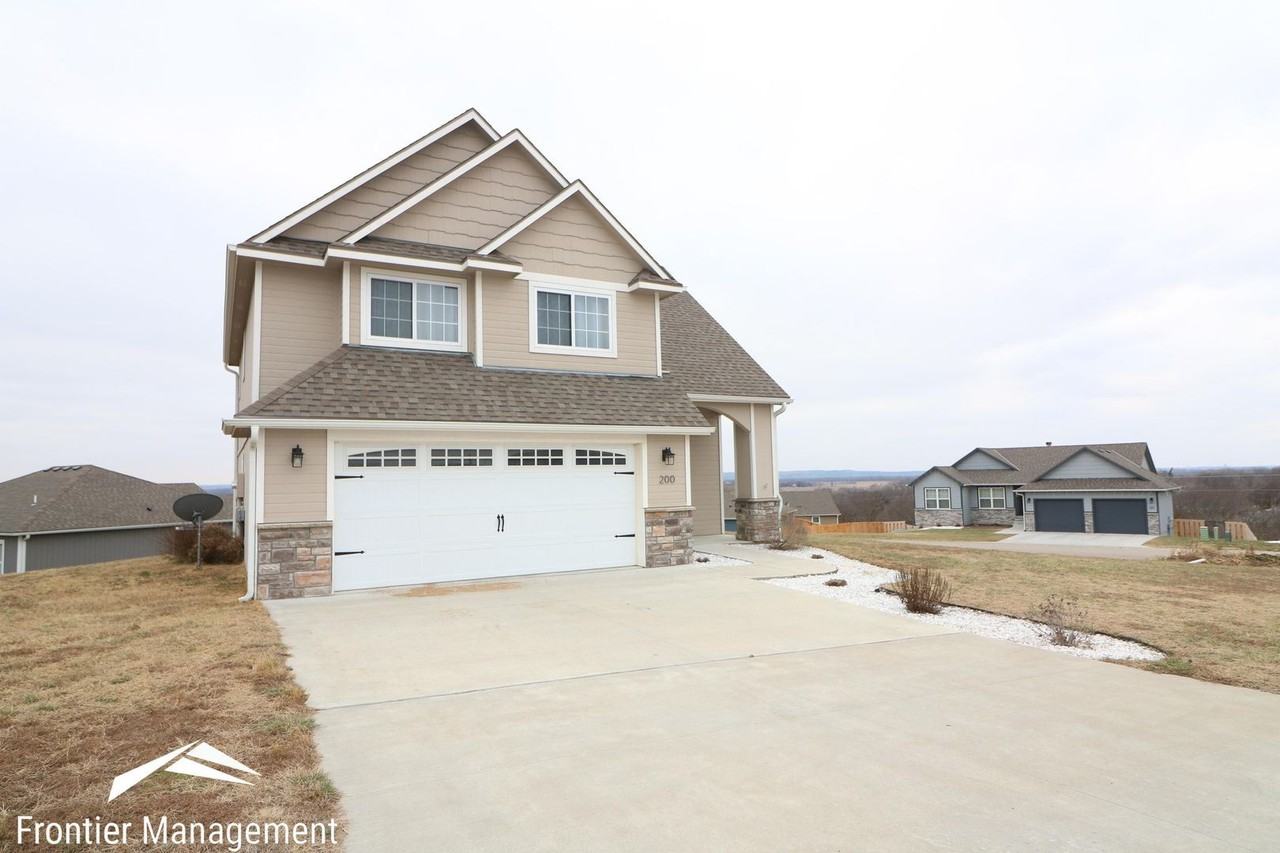 200 Kelly Ln - Photo 2 of 16