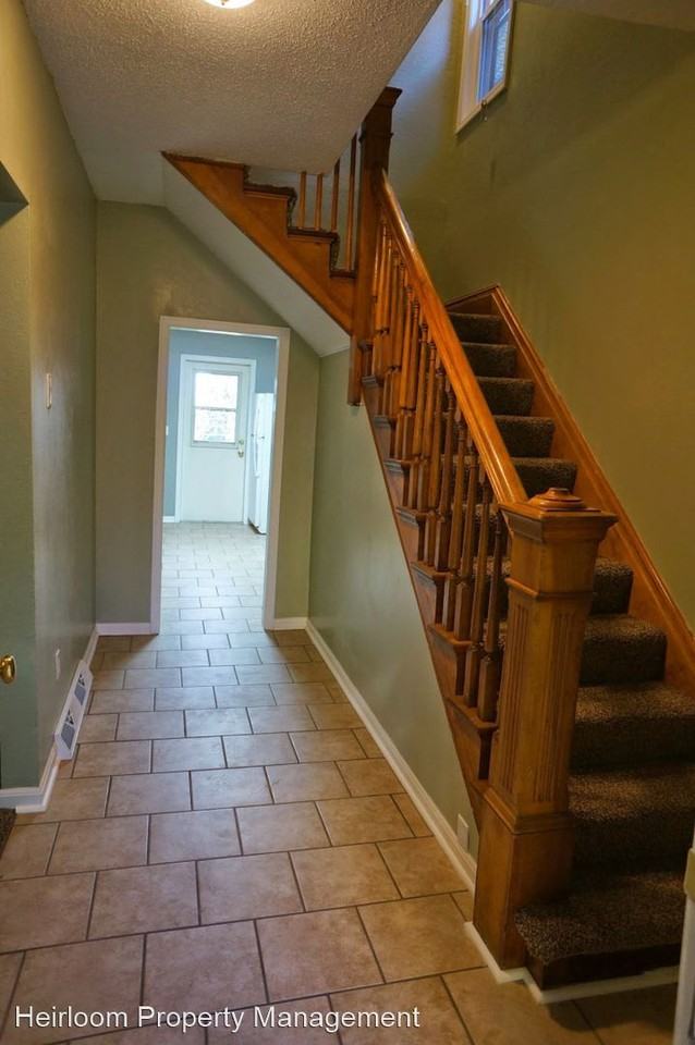 828 E 6th St - Photo 3 of 28