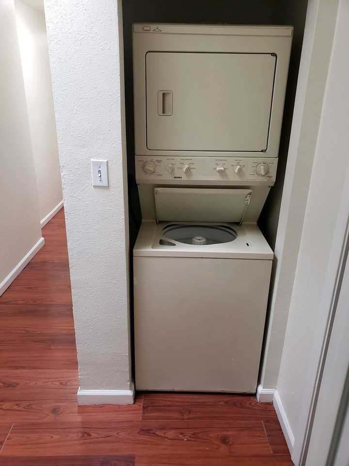 525 Slate Ave Ne - Photo 3 of 6