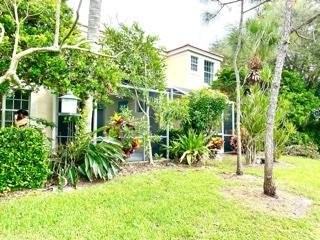 612 Commons Ln - Photo 2 of 5