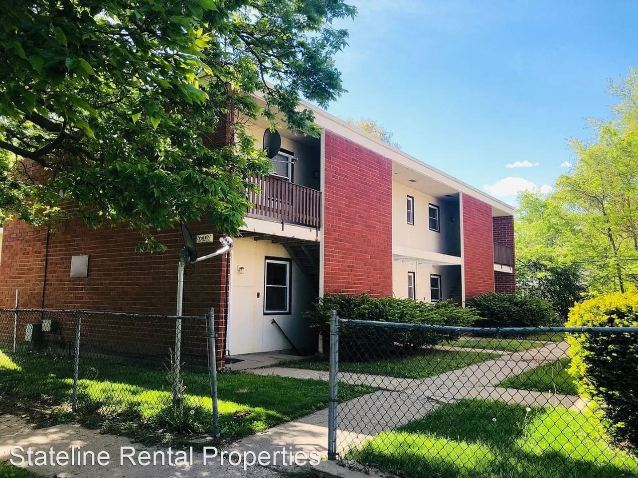 1209 39th Ave - Photo 2 of 9