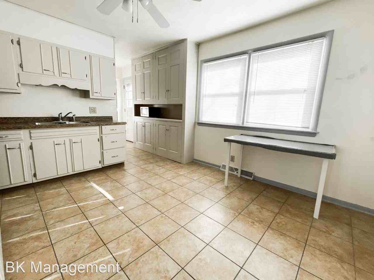 1009 Devon St - Photo 3 of 12