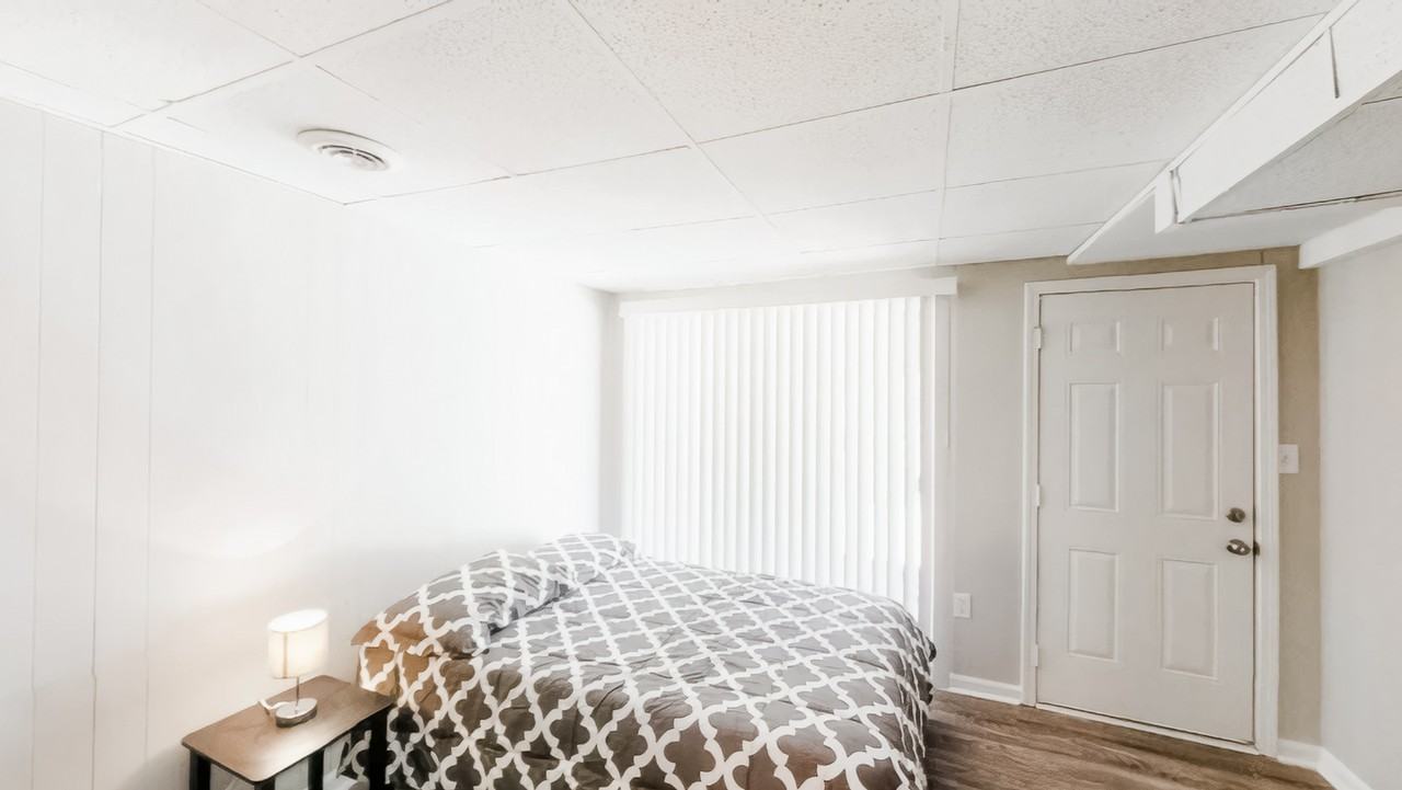 Britley Ter - Photo 6 of 9