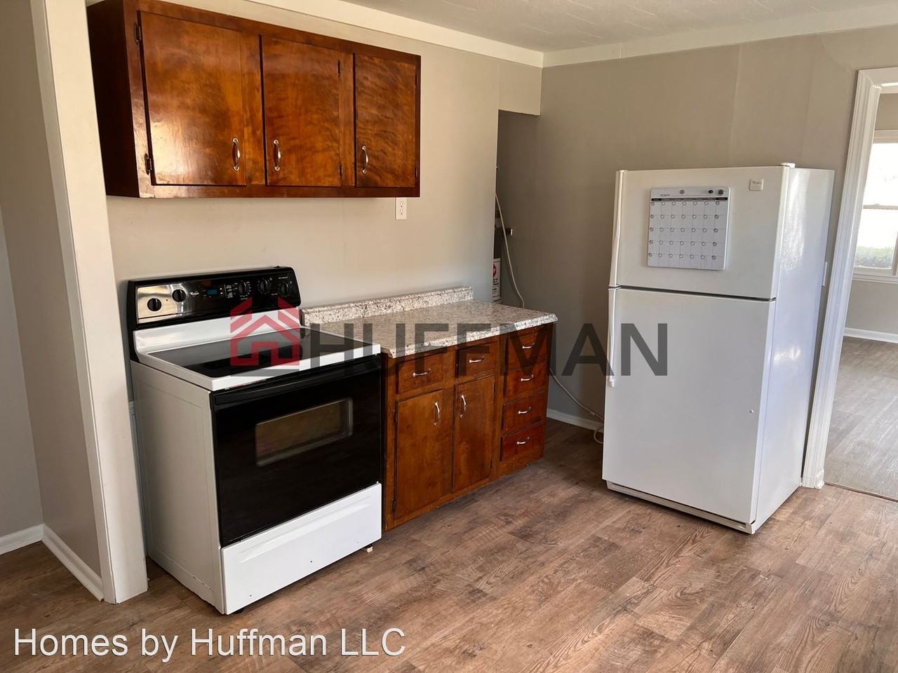 2141 2141 2145 Kathleen Avenue - Photo 3 of 9