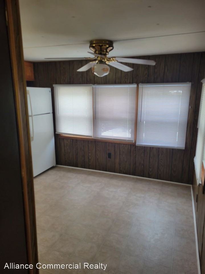 2100 West Mason Avenue - Photo 3 of 10