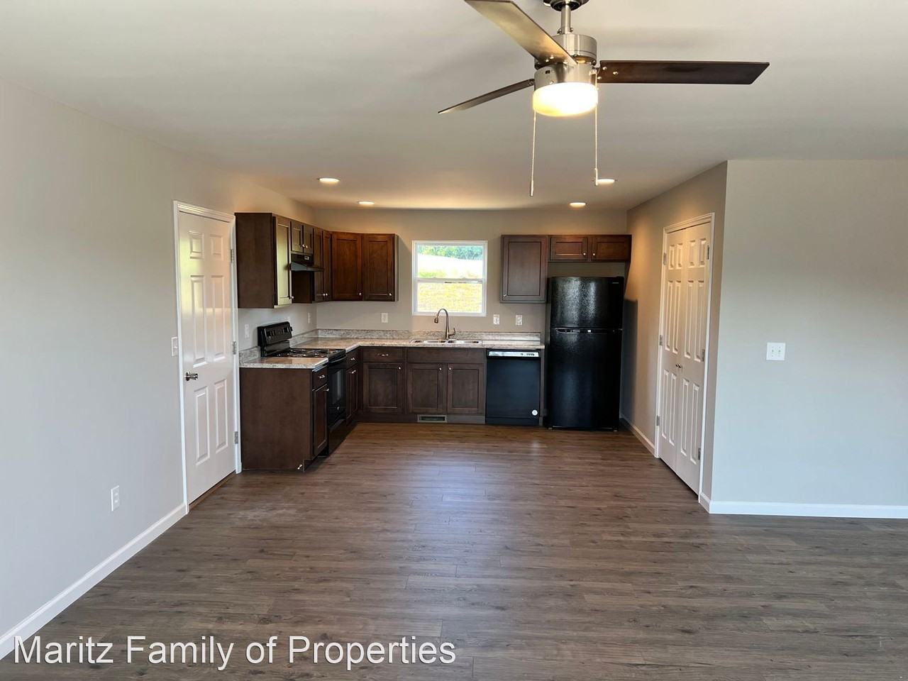 Single Family Houses - Photo 2 of 15