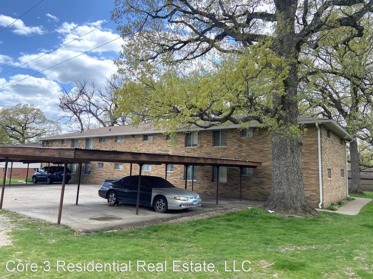 239 E Oak Cliff Court Apartments 239 E Oak Cliff Ct, Peoria, IL 61614