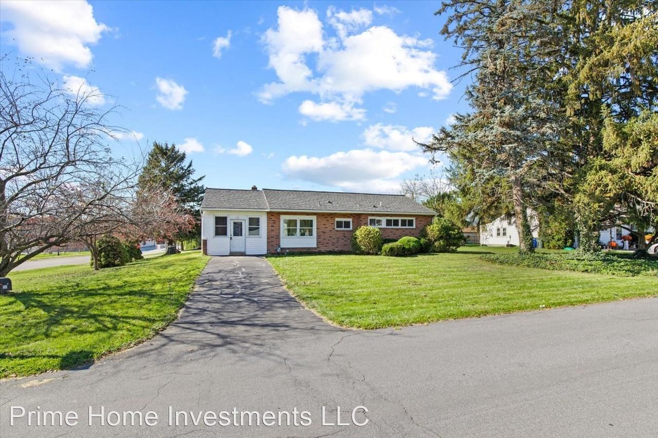 994 S Royal St - Photo 2 of 36