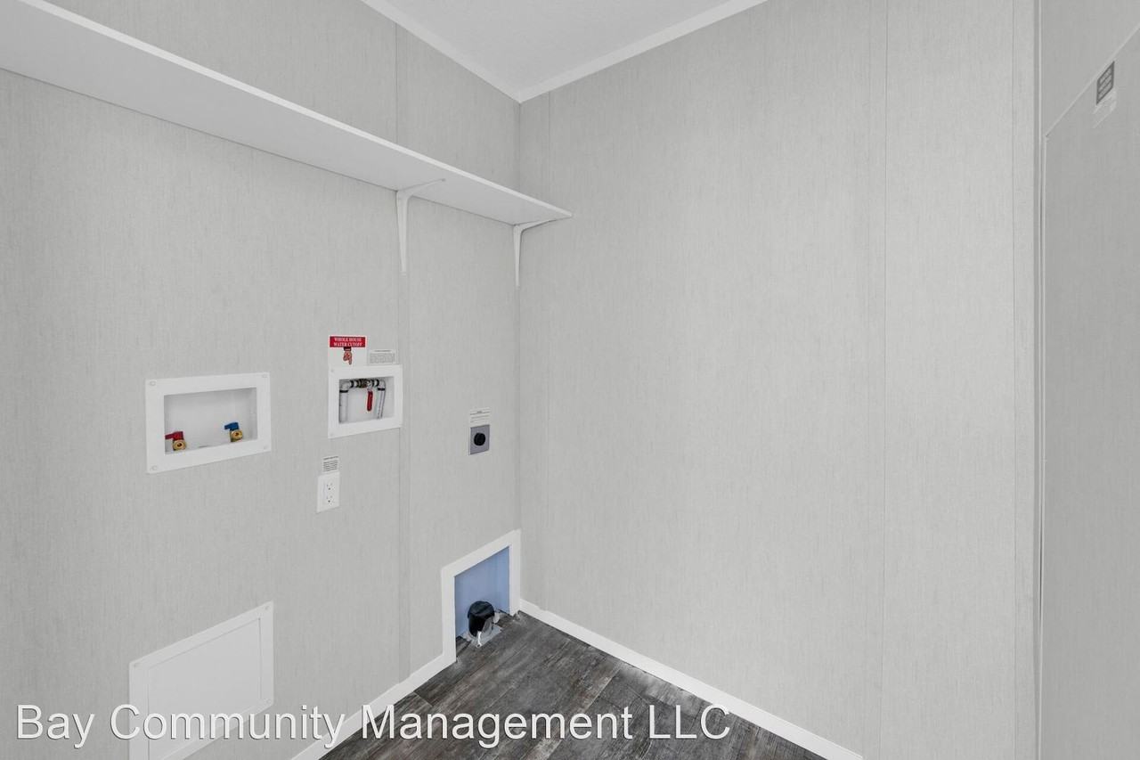 211 E Laurel Ln - Photo 2 of 19