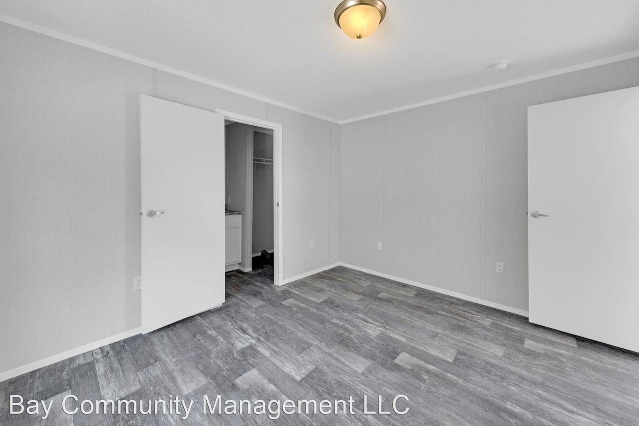 211 E Laurel Ln - Photo 3 of 19