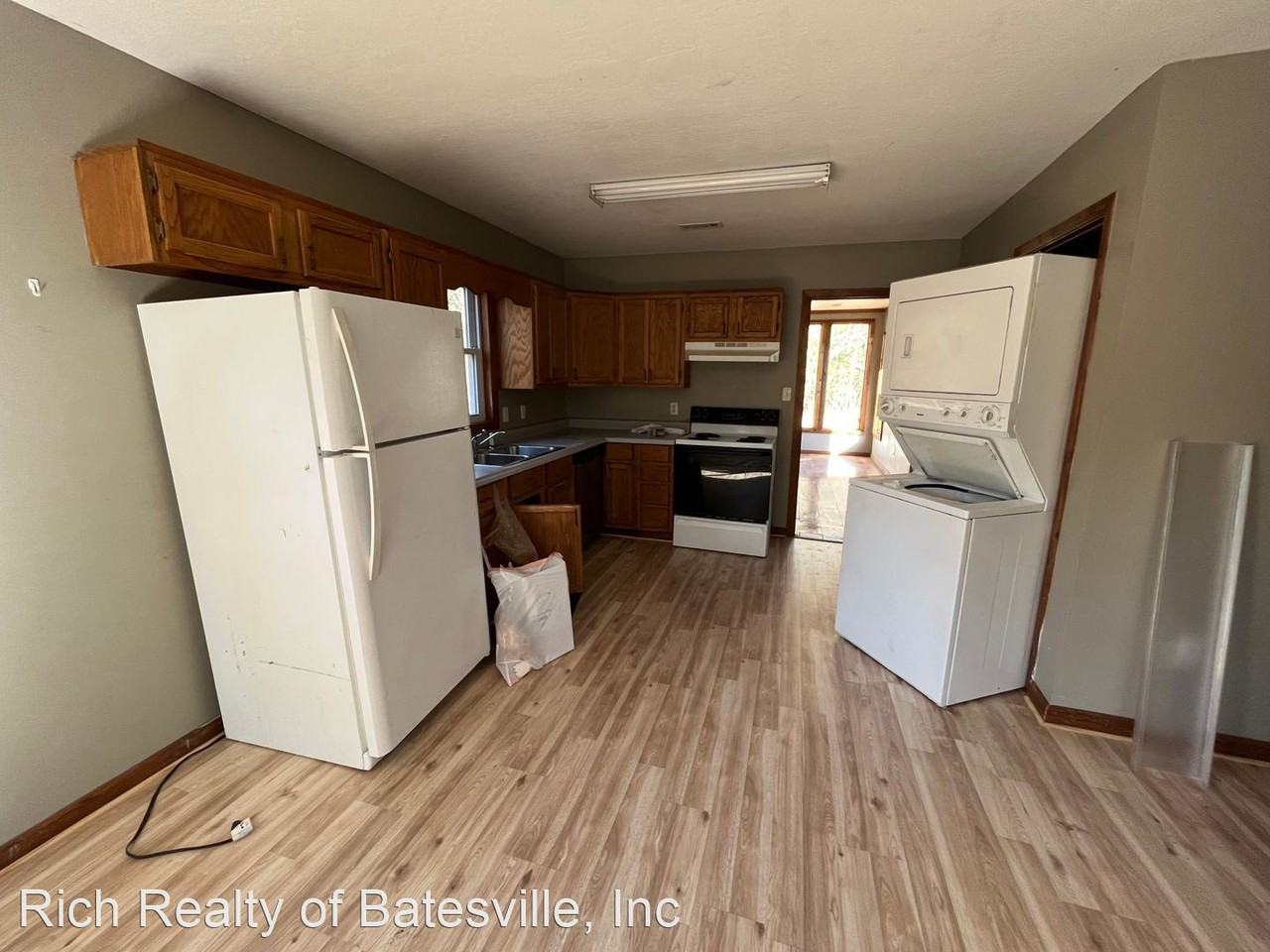 650/670 Arrowhead Lane - Photo 3 of 10