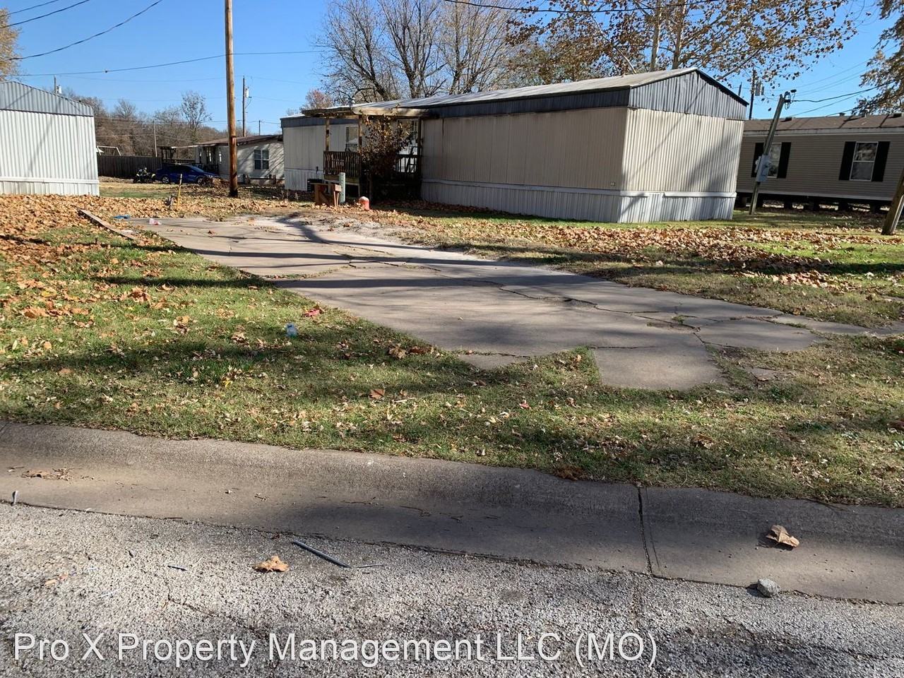 422 E Fountain Rd - Photo 2 of 12