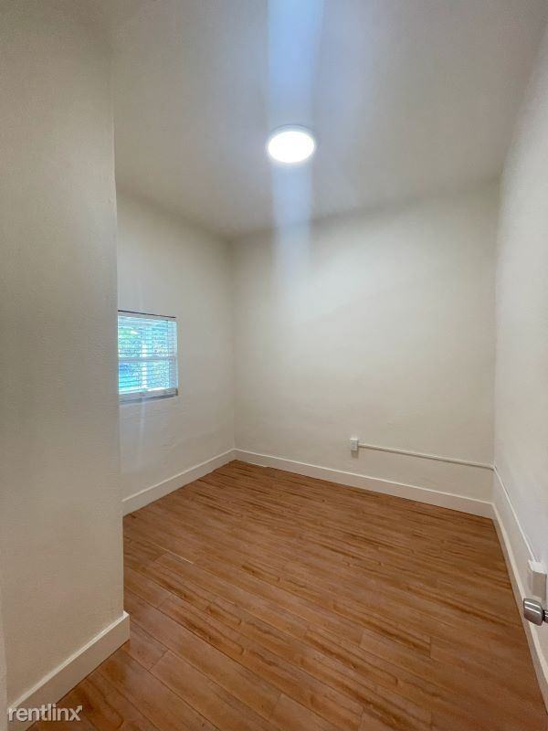 1438 3rd St Uppr - Photo 3 of 8