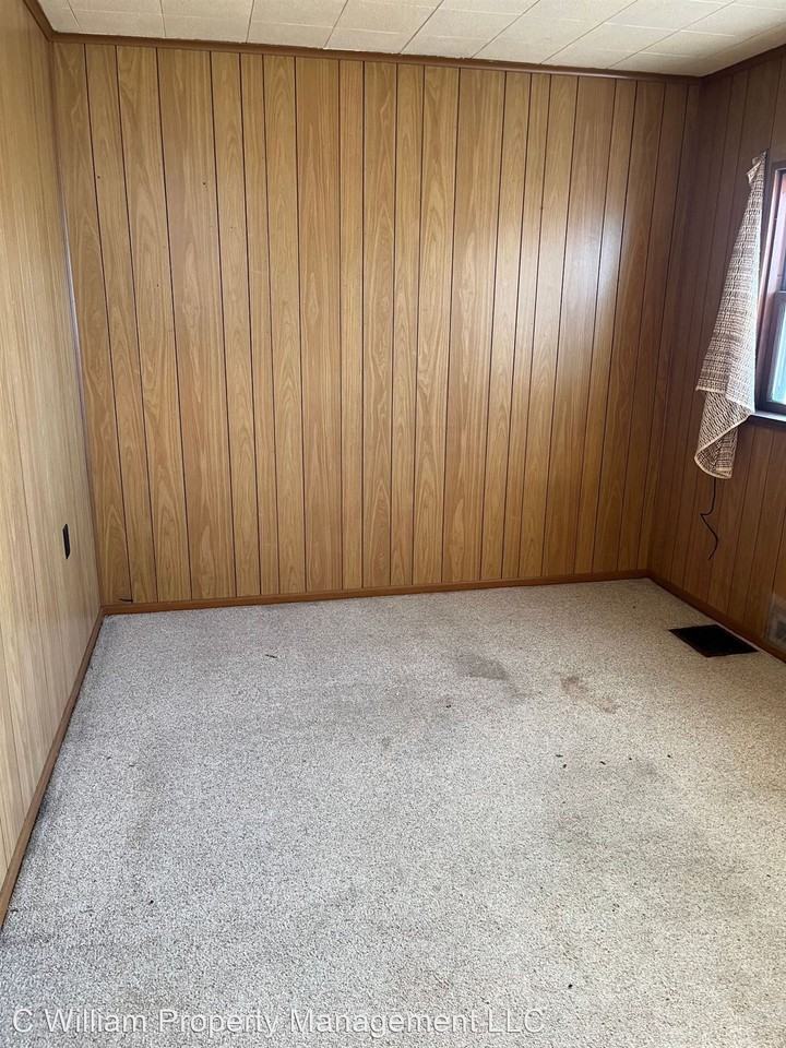 One Bedroom Upstairs Apartment - Photo 3 of 7