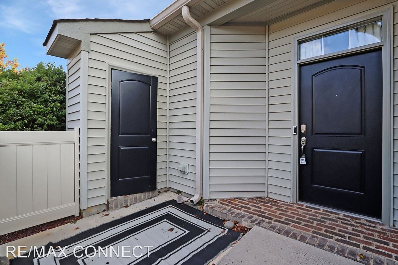 1503 Broad Water Arch - Photo 3 of 26
