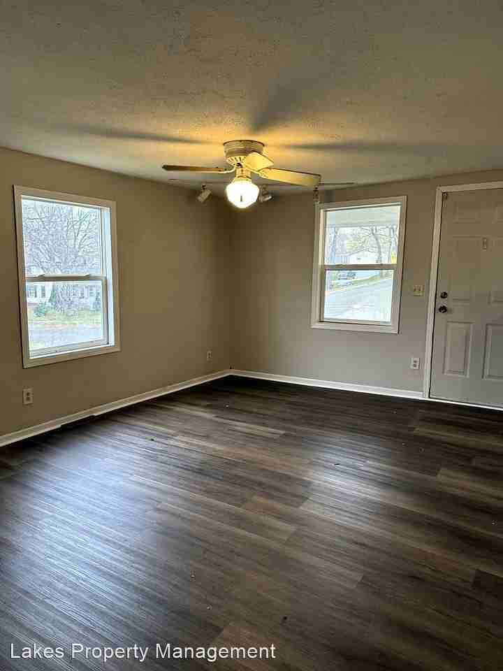 401 E Cravath St - Photo 2 of 18