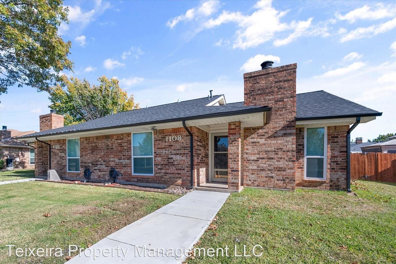 1108 Fairhaven Dr - Photo 3 of 39