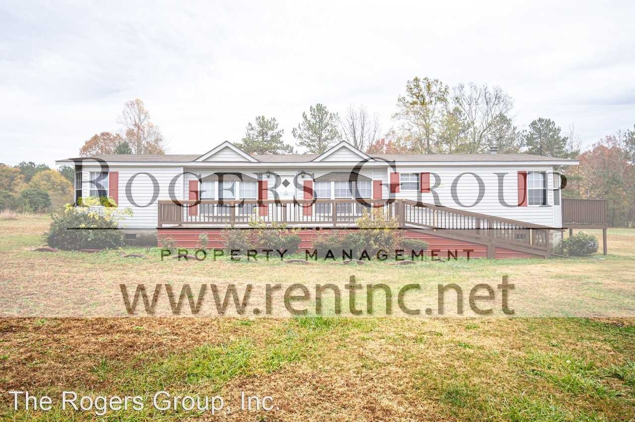 379 Foster Rd, Henderson, NC 27537 3 Bedroom House for 1,000/month Zumper