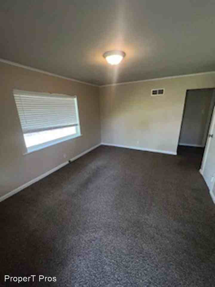 1500 S. Harlan Ave. #B Evansville, IN 47714 - Photo 2 of 7