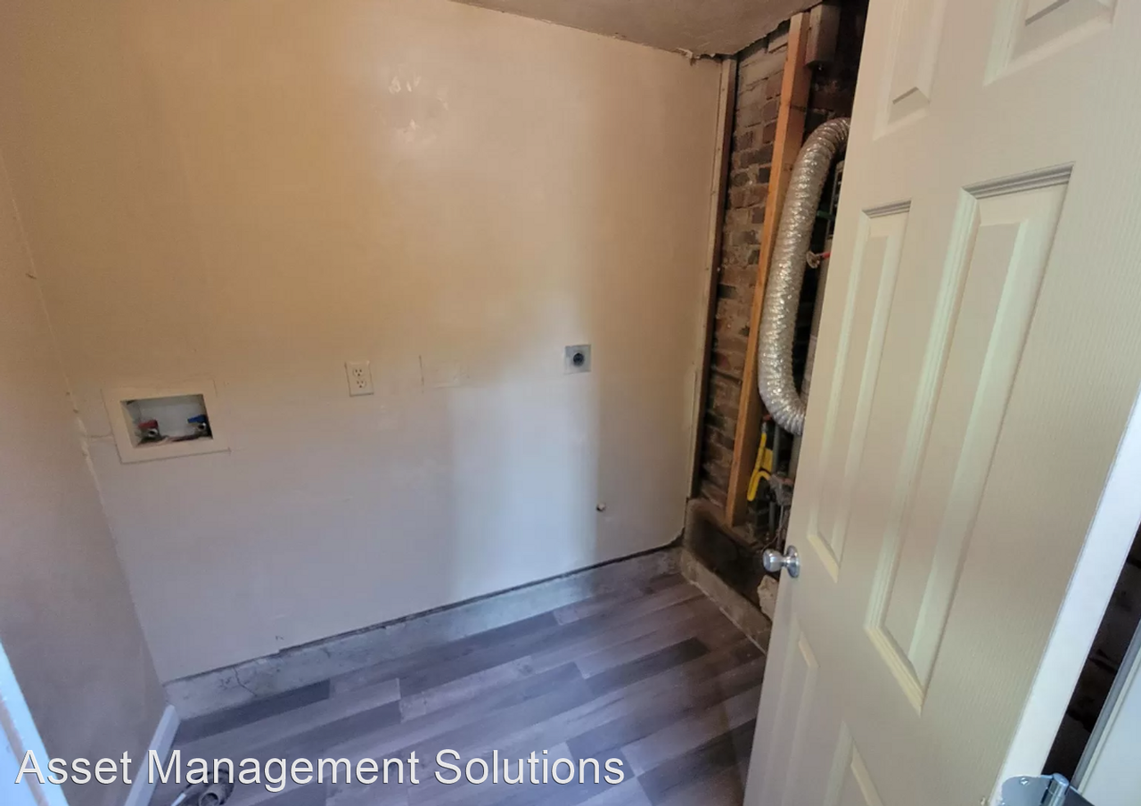 1738 N Meridian Ave - Photo 3 of 23