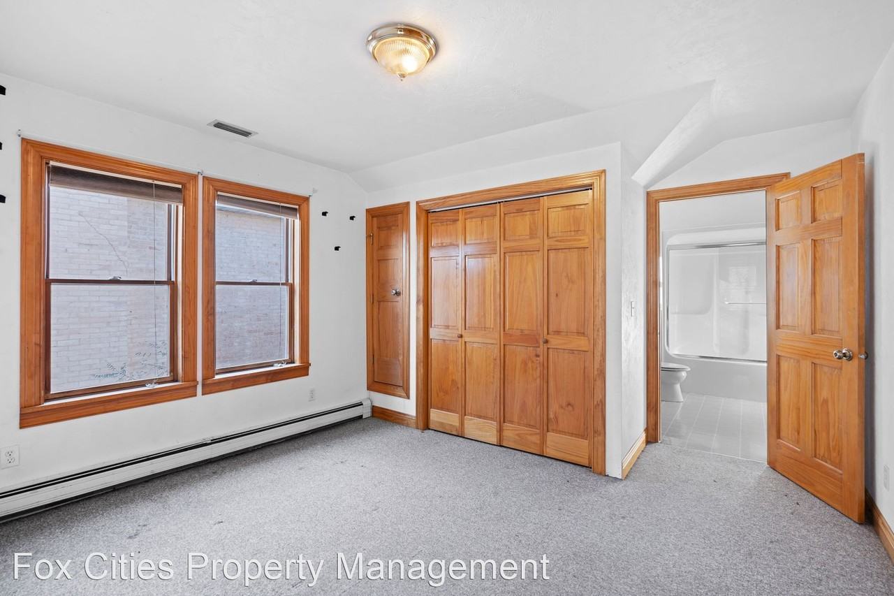 119 N. Wisconsin Street - Photo 3 of 10