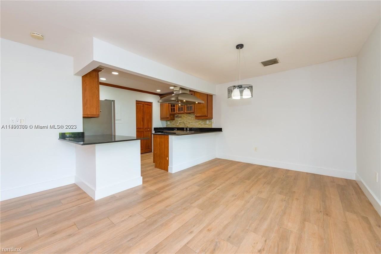 8122 Sw 83rd St #0 - Photo 2 of 16