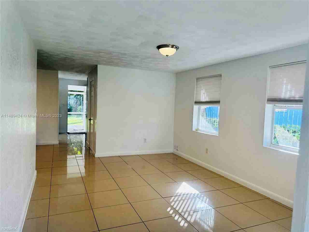6128 Sw 21st St #6128 - Photo 3 of 16