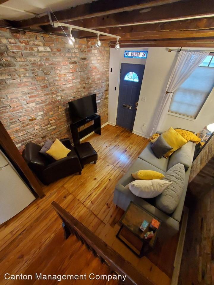 1810 Lancaster St - Photo 2 of 15