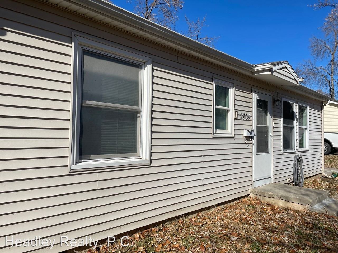 7504 Diane Ct - Photo 3 of 12