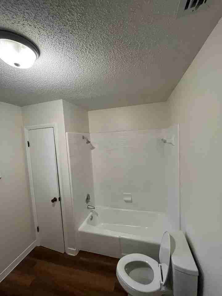 420 Allamanda Dr - Photo 3 of 8