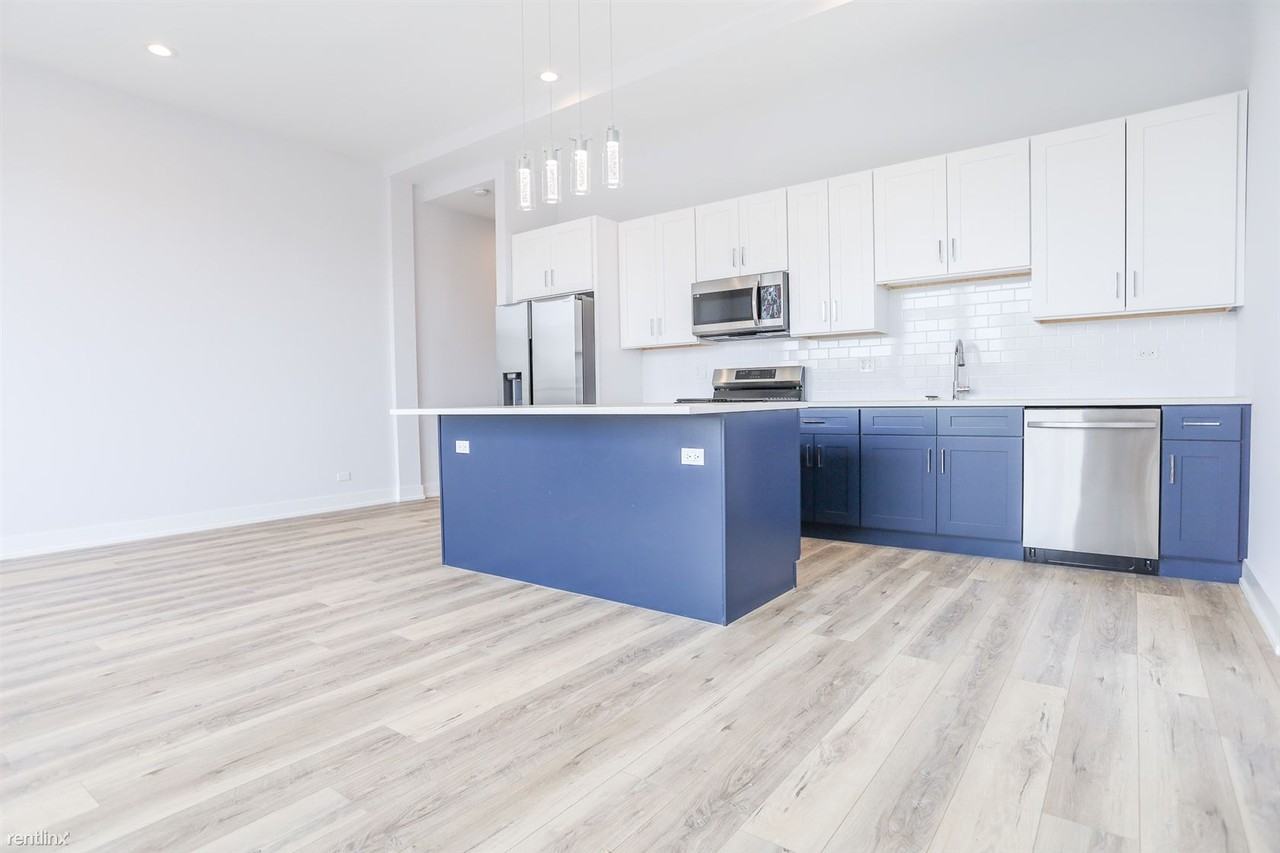 2402 W Carmen Ave - Photo 2 of 10