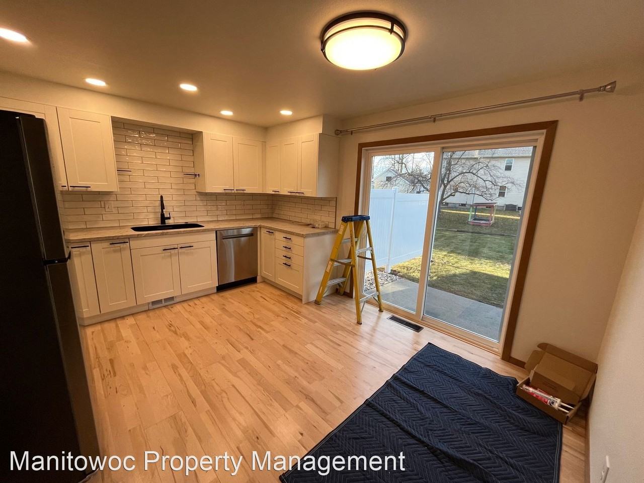 646 Woodlawn Dr - Photo 3 of 20