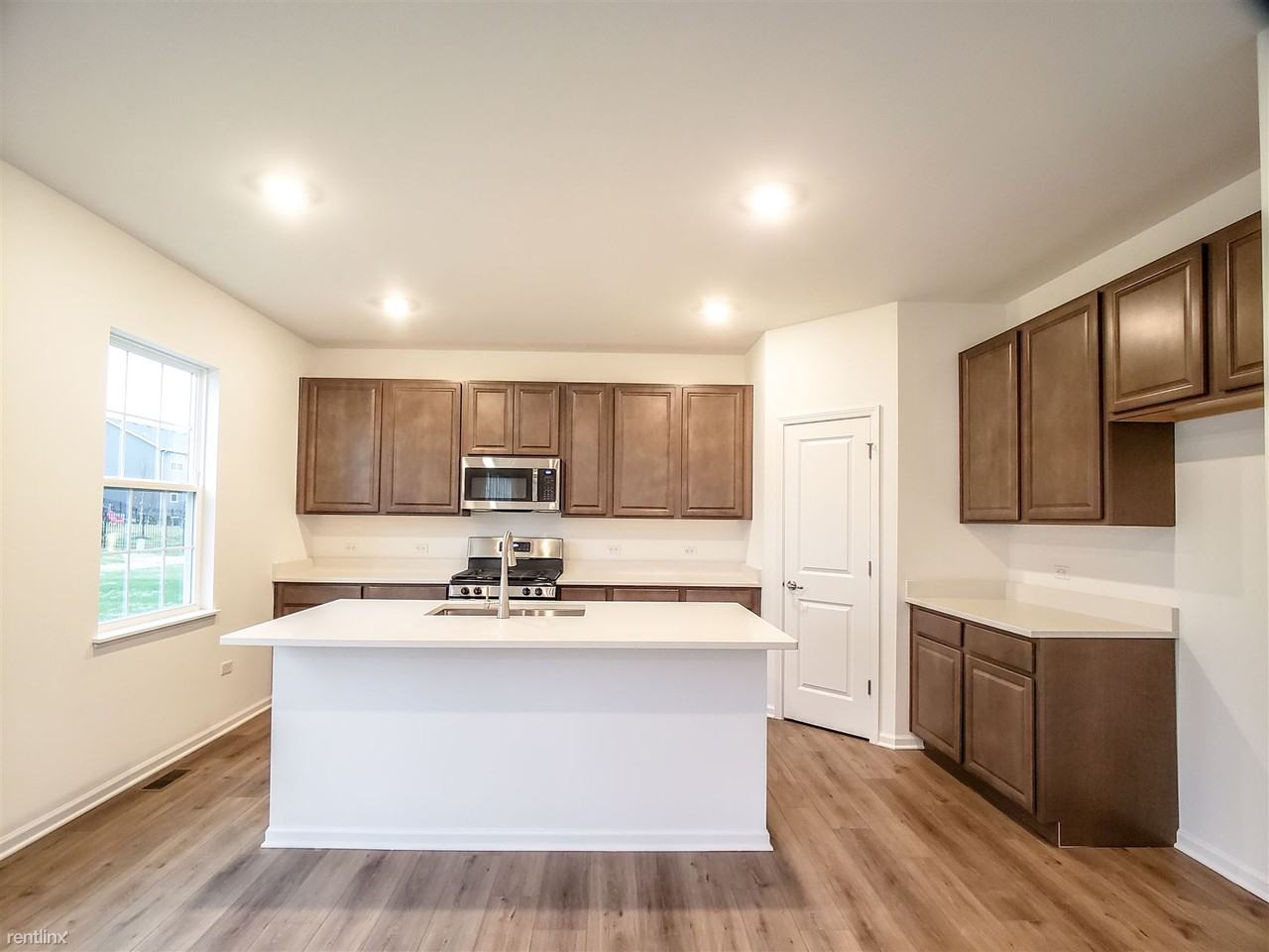 11437 Thomas St - Photo 3 of 17