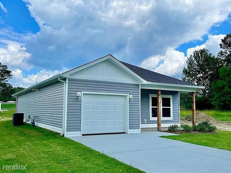 304 Kentucky Ave Ne - Photo 2 of 18