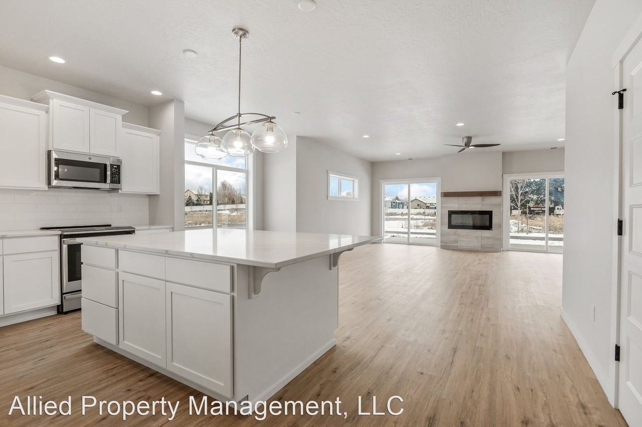 7302 N Grafton St N - Photo 3 of 20