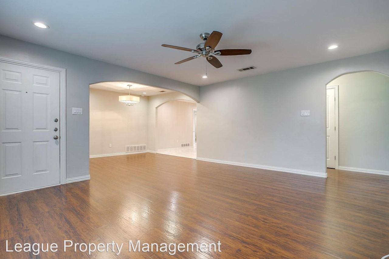 902 Churchill Rd - Photo 2 of 16