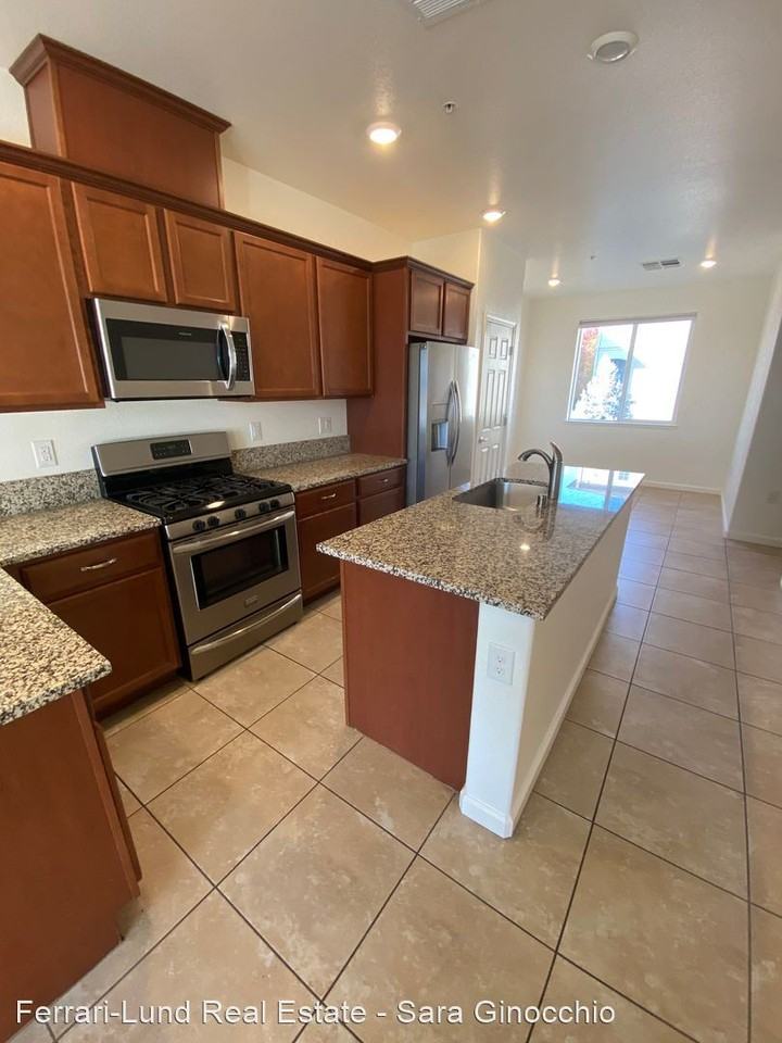3151 Sterling Ridge Cir #36 - Photo 2 of 16