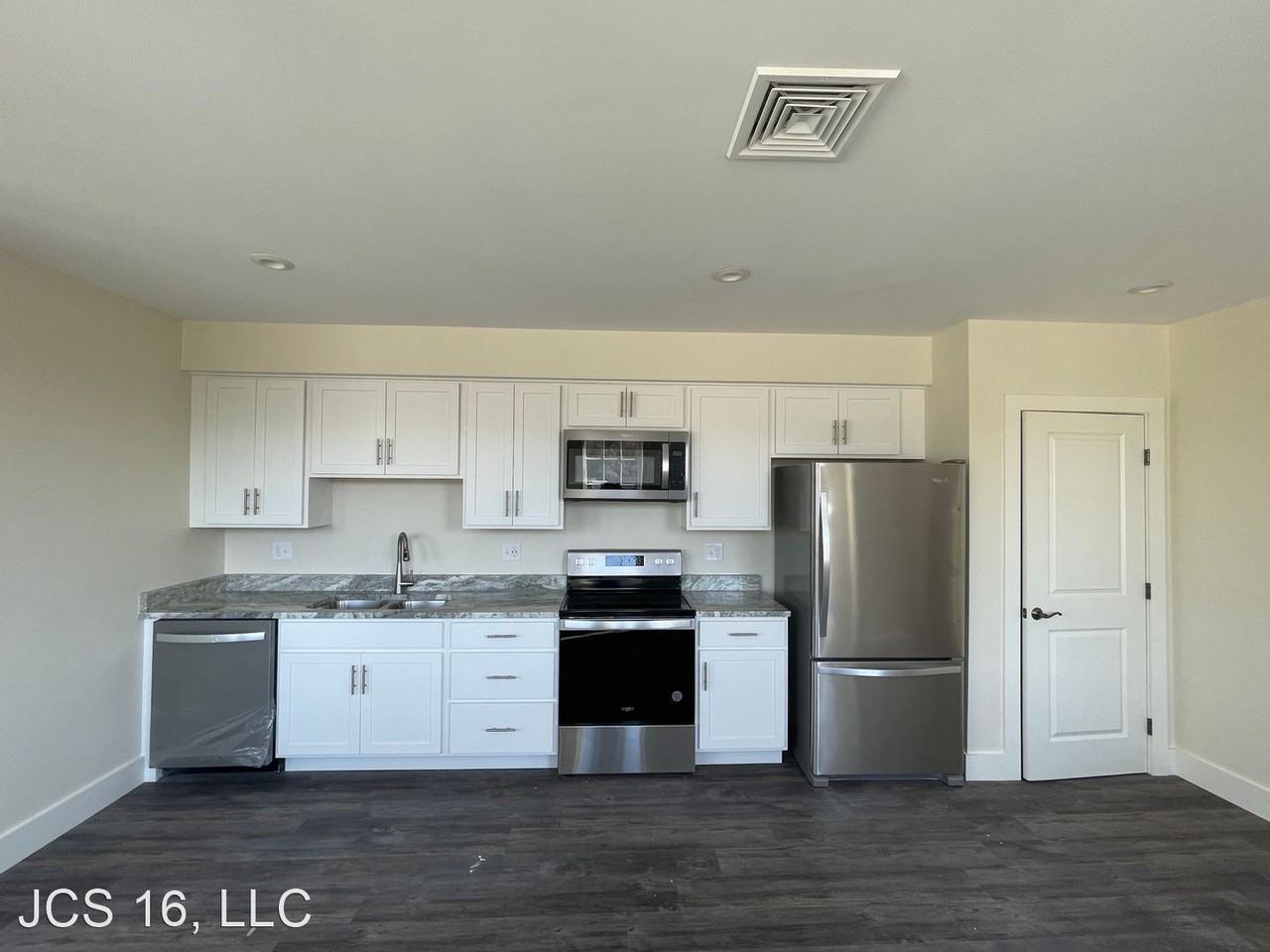 8 Main St - Photo 2 of 3