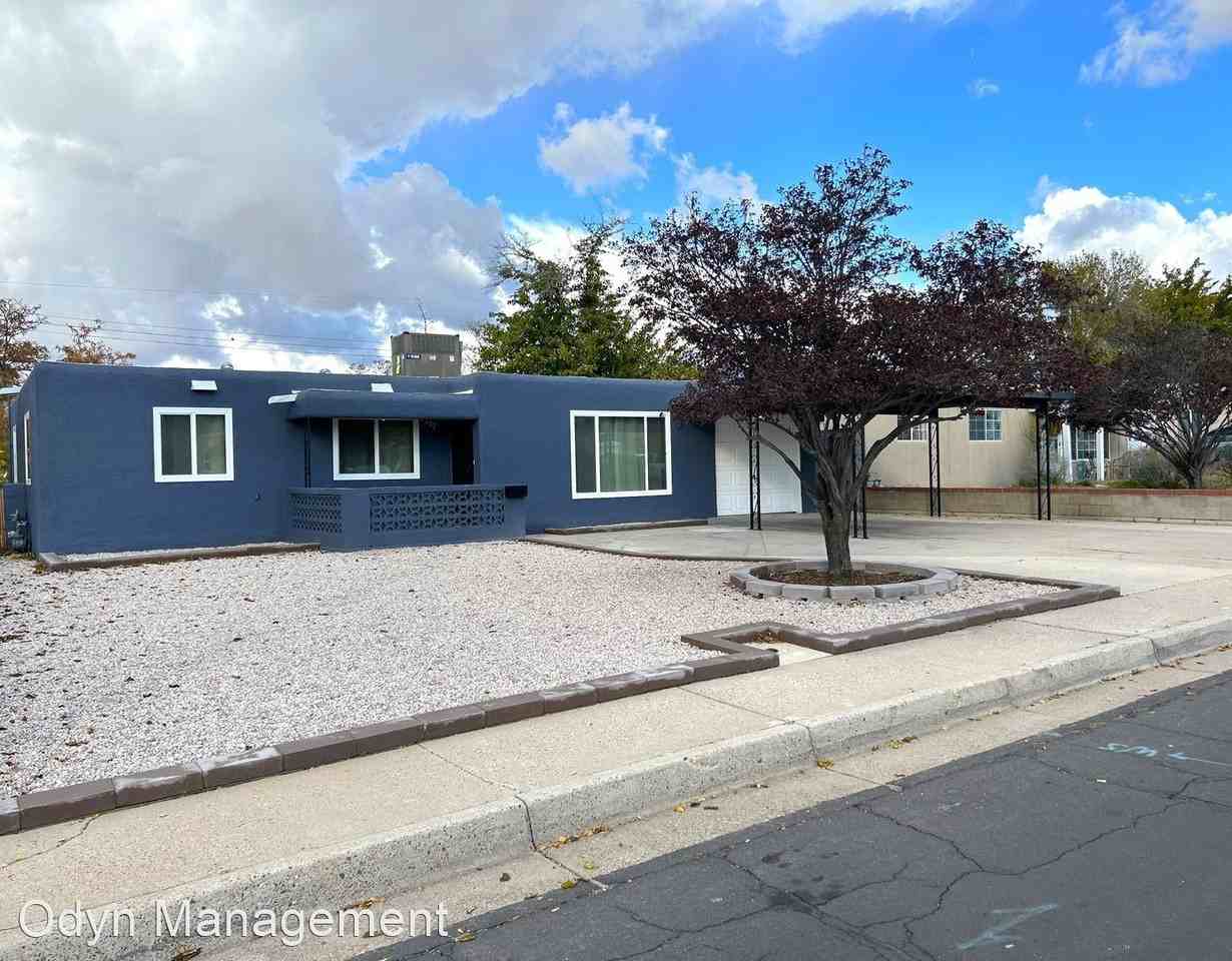 9707 Salem Rd Ne - Photo 2 of 19