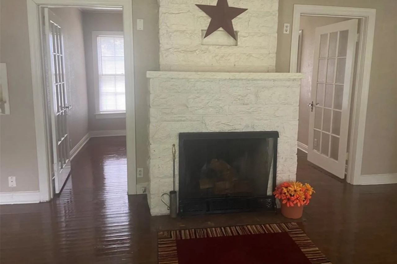 2410 Hartford Rd - Photo 2 of 12