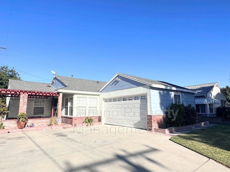 11313 Hercules St - Photo 2 of 20
