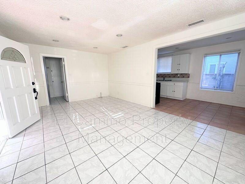 11313 Hercules St - Photo 3 of 20