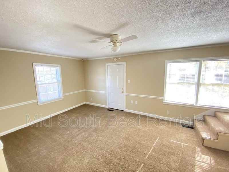 3843 Wilshire Rd - Photo 2 of 10