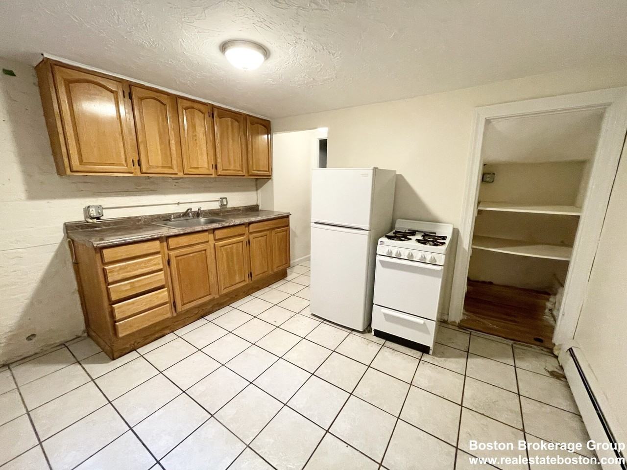 32 Sussex Street - Photo 3 of 12