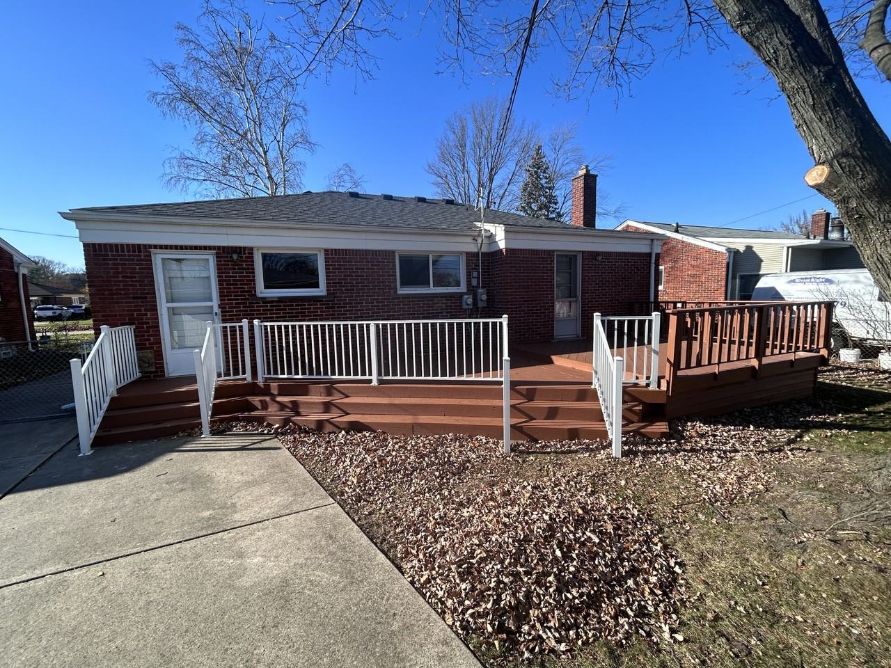 2431 Pinetree Dr - Photo 3 of 16