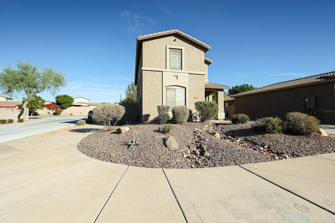 2614 W Florentine Rd - Photo 4 of 50