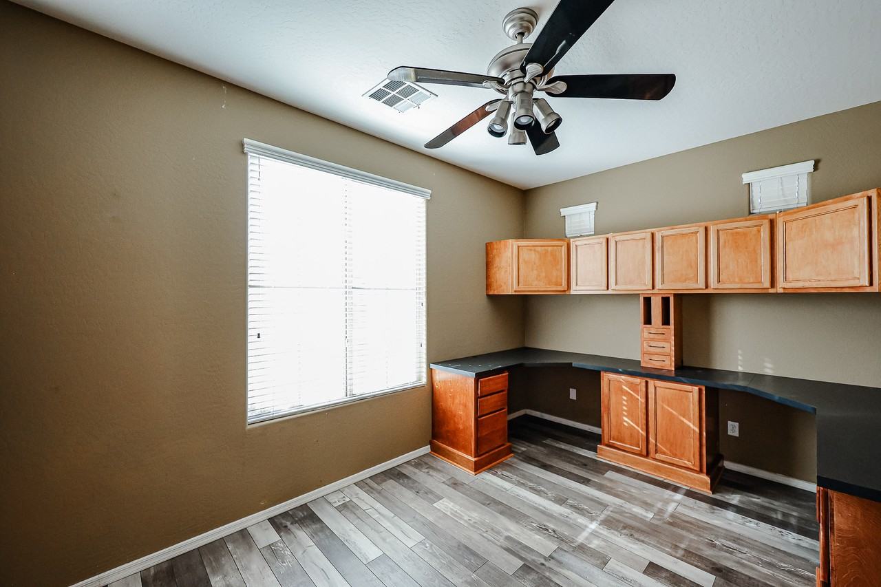 2614 W Florentine Rd - Photo 7 of 50