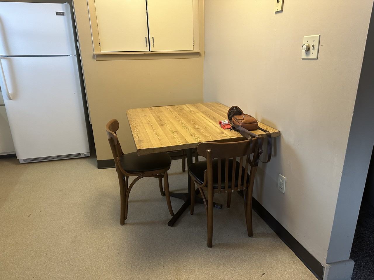 733 Locust St - Photo 3 of 18